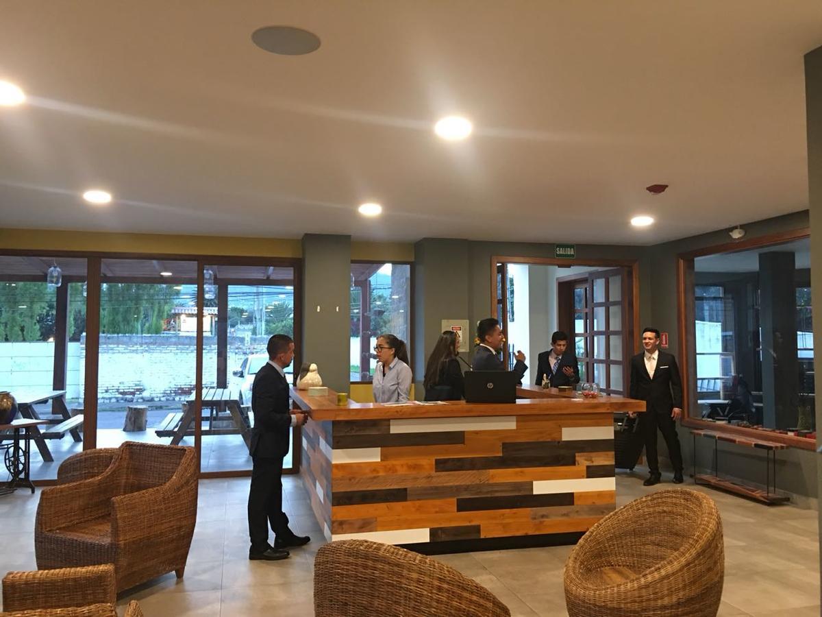Ilalo Garden Hotel & Restaurant Кито Экстерьер фото
